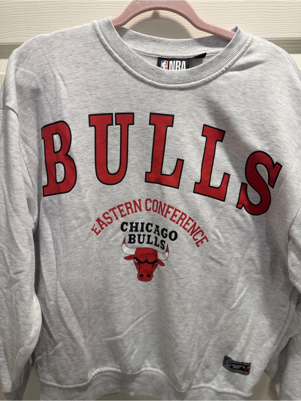 NBA Chicago Bulls Eastern Conference Grey Crewneck Sweatshirt Size 2XS - Picture 4 of 8
